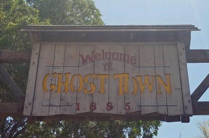 Experiencing Knott's Ghost Town Alive