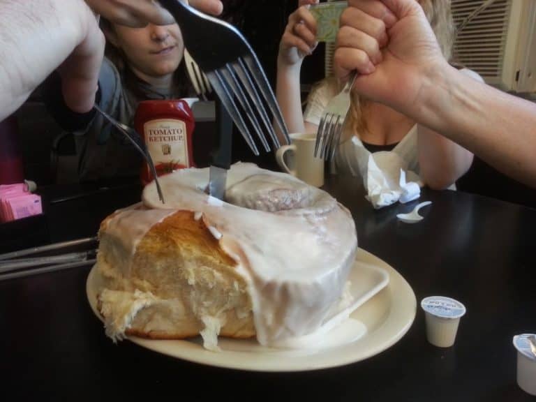 Our Trip to Lulu’s San Antonio for the Three-Pound Cinnamon Roll