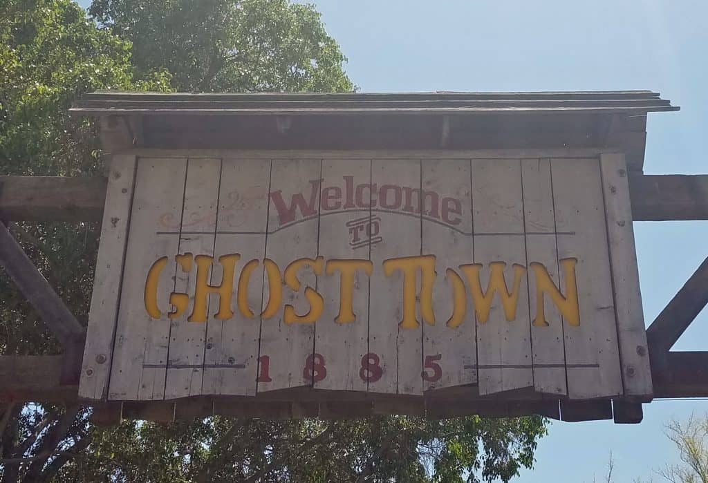 Experiencing Knott's Ghost Town Alive