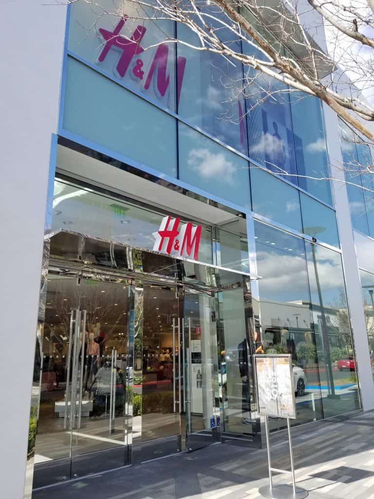 H & M Victoria Gardens