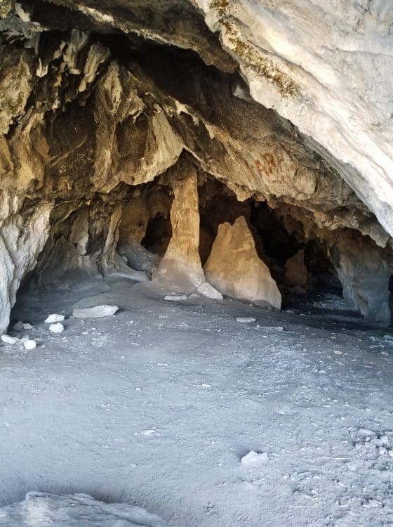 pack saddle cave hike