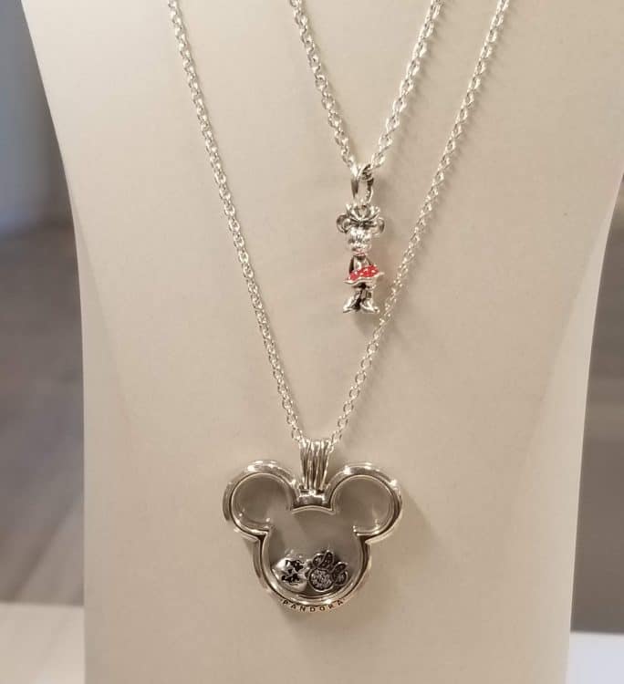 valentine's day gift shopping at Pandora Victoria Gardens