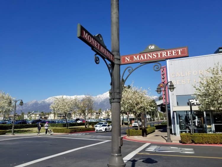 valentine's day gift shopping at Victoria Gardens