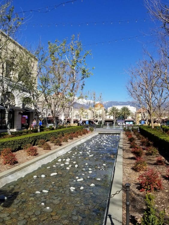 valentine's day gift shopping at victoria gardens