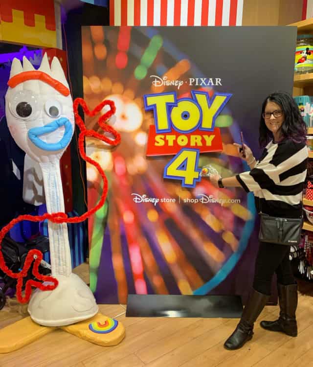 disney store toy story 4 selfie with forky