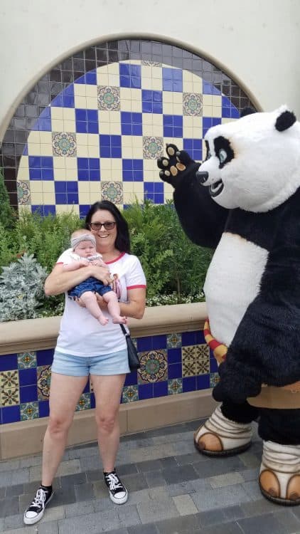 po from kung fu panda at universal studios hollywood