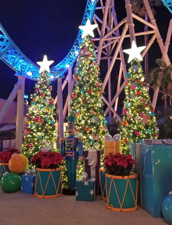 christmas tree at knott's merry farm