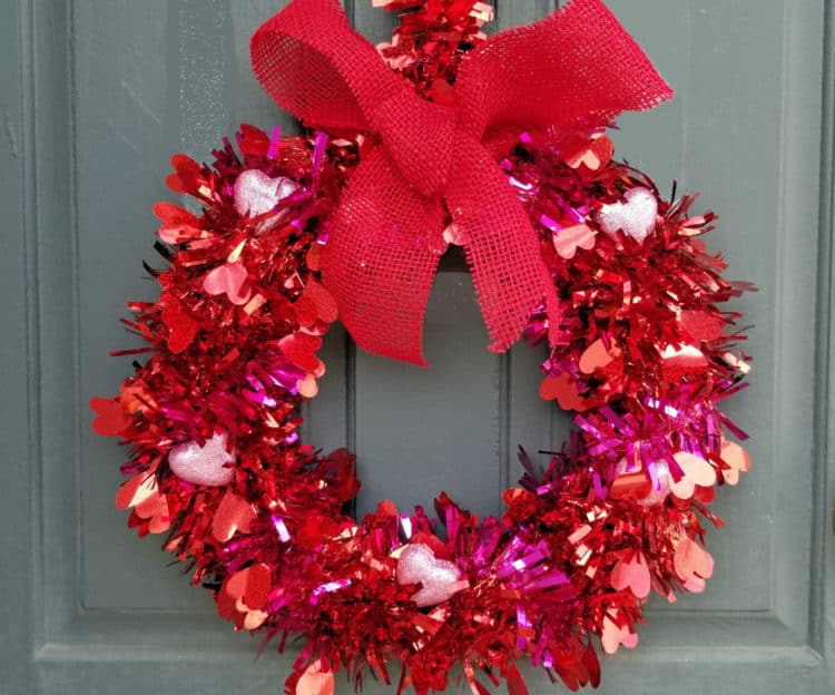 Pretty Valentine Wreath: Easy DIY with Ribbon - A Pop of Pretty