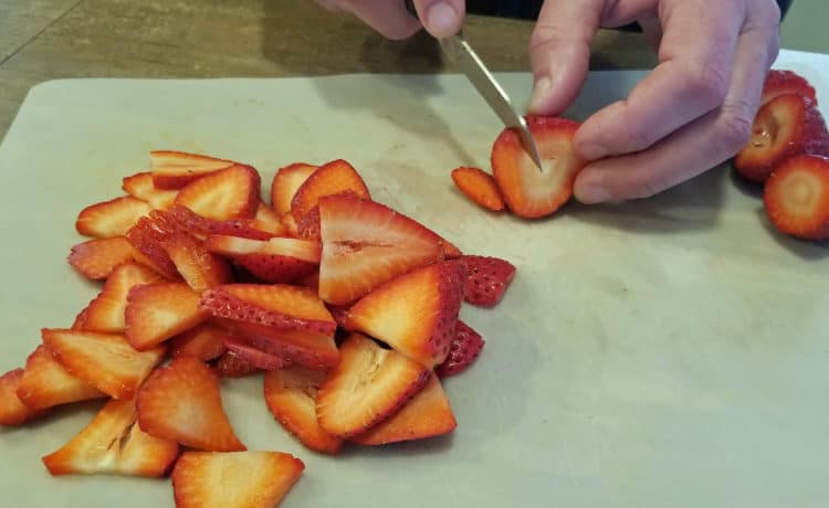 strawberries for easy fruit crepe cake