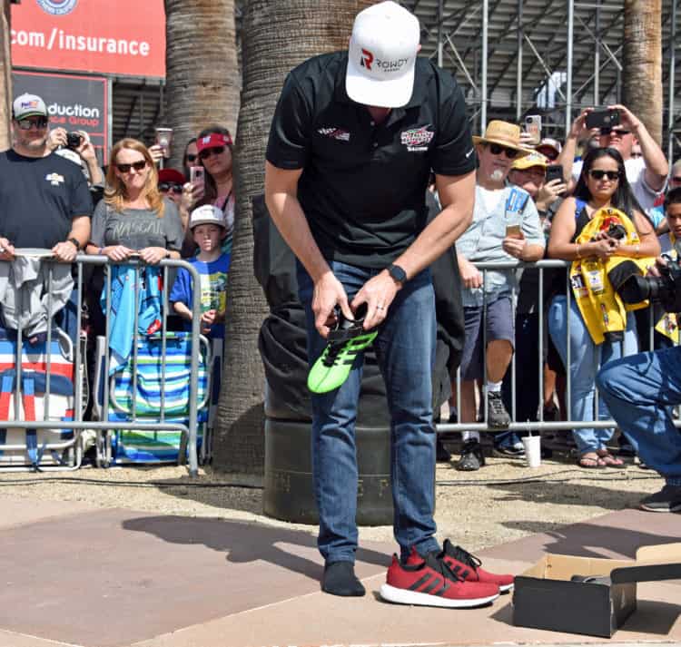 kyle busch walk of fame 200 wins 