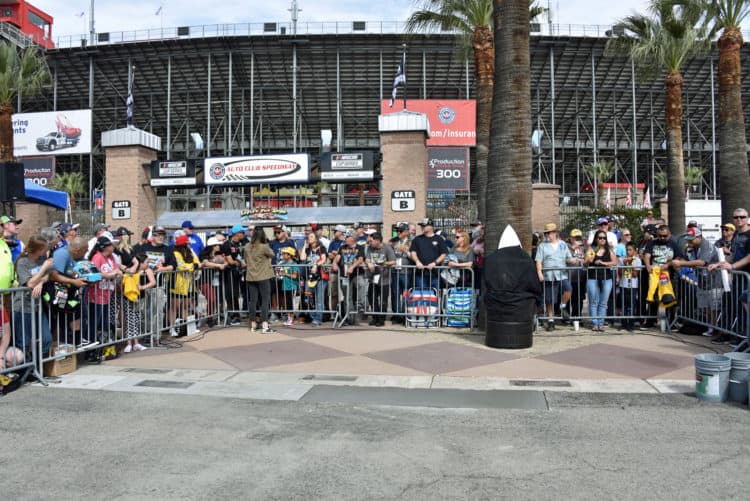 kyle busch at auto club fontana speedway