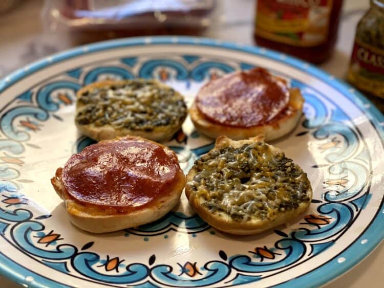 mini bagel pizzas