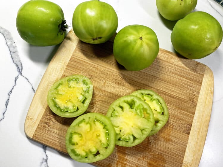 fresh green tomatoes sliced