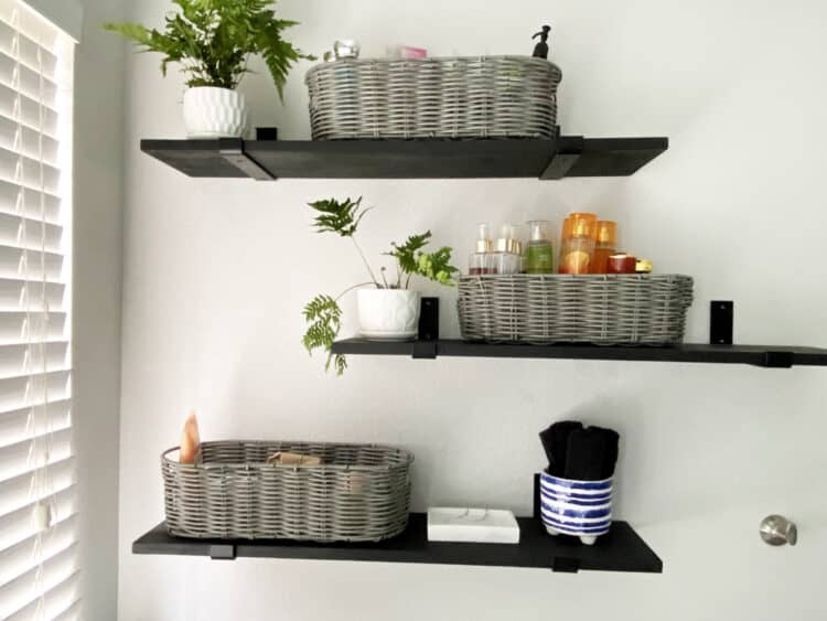 minimalist bathroom design shelves