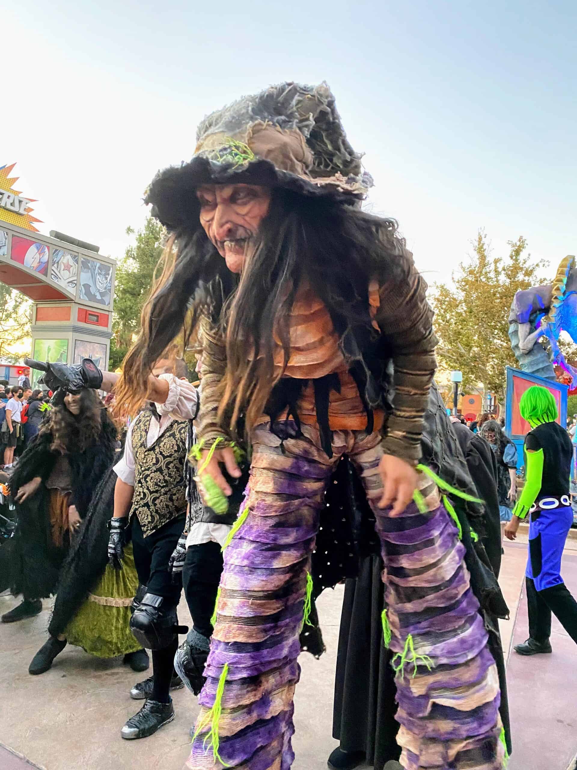 Six Flags Magic Mountain Southern California Halloween Mazes & Scares