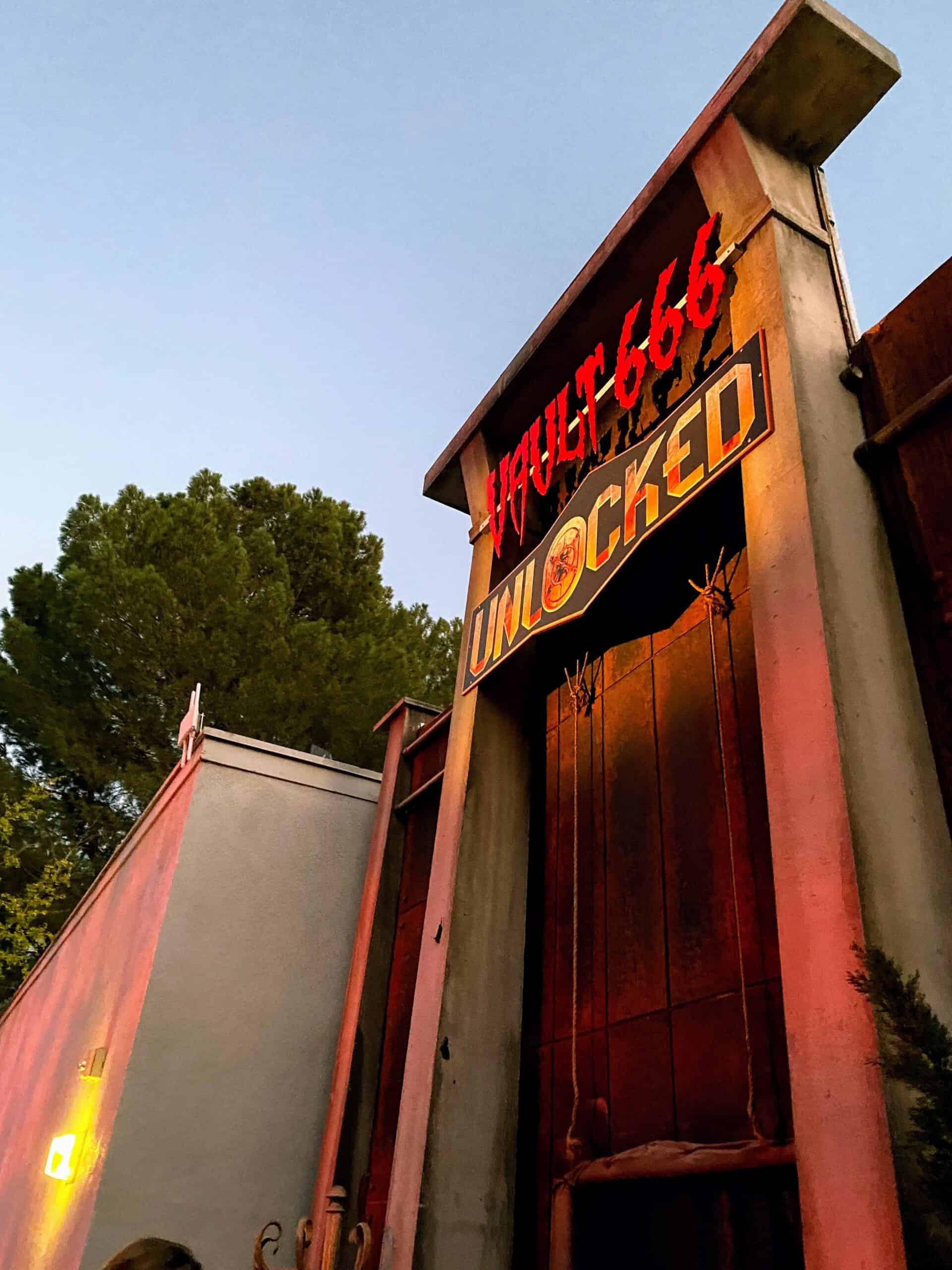 Six Flags Magic Mountain Southern California Halloween Mazes & Scares