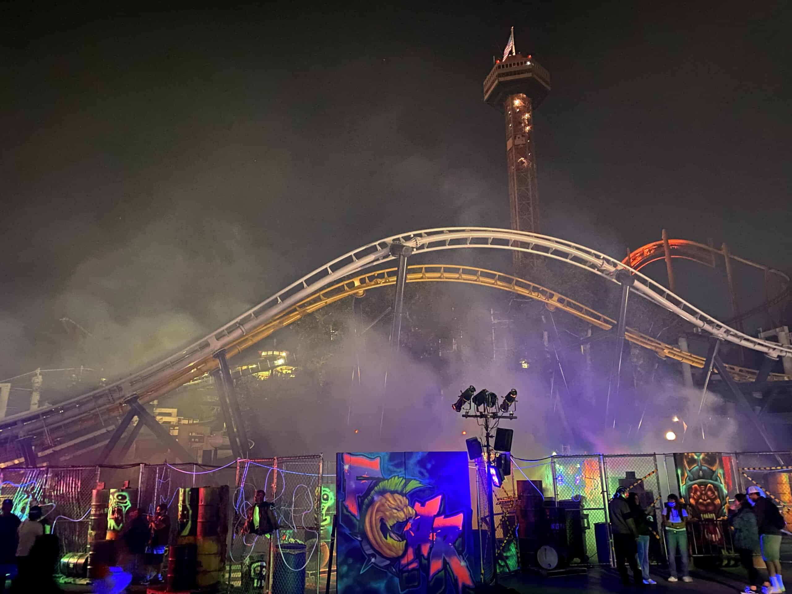 Six Flags Magic Mountain Southern California Halloween Mazes & Scares