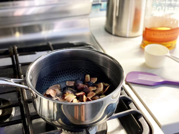 making refrigerator fig jam