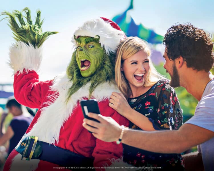 grinches helps Christmas comes alive in Hollywood