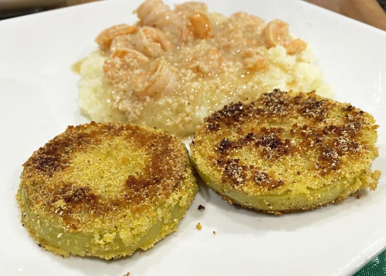 fried green tomatoes recipe served with shrimp and grits