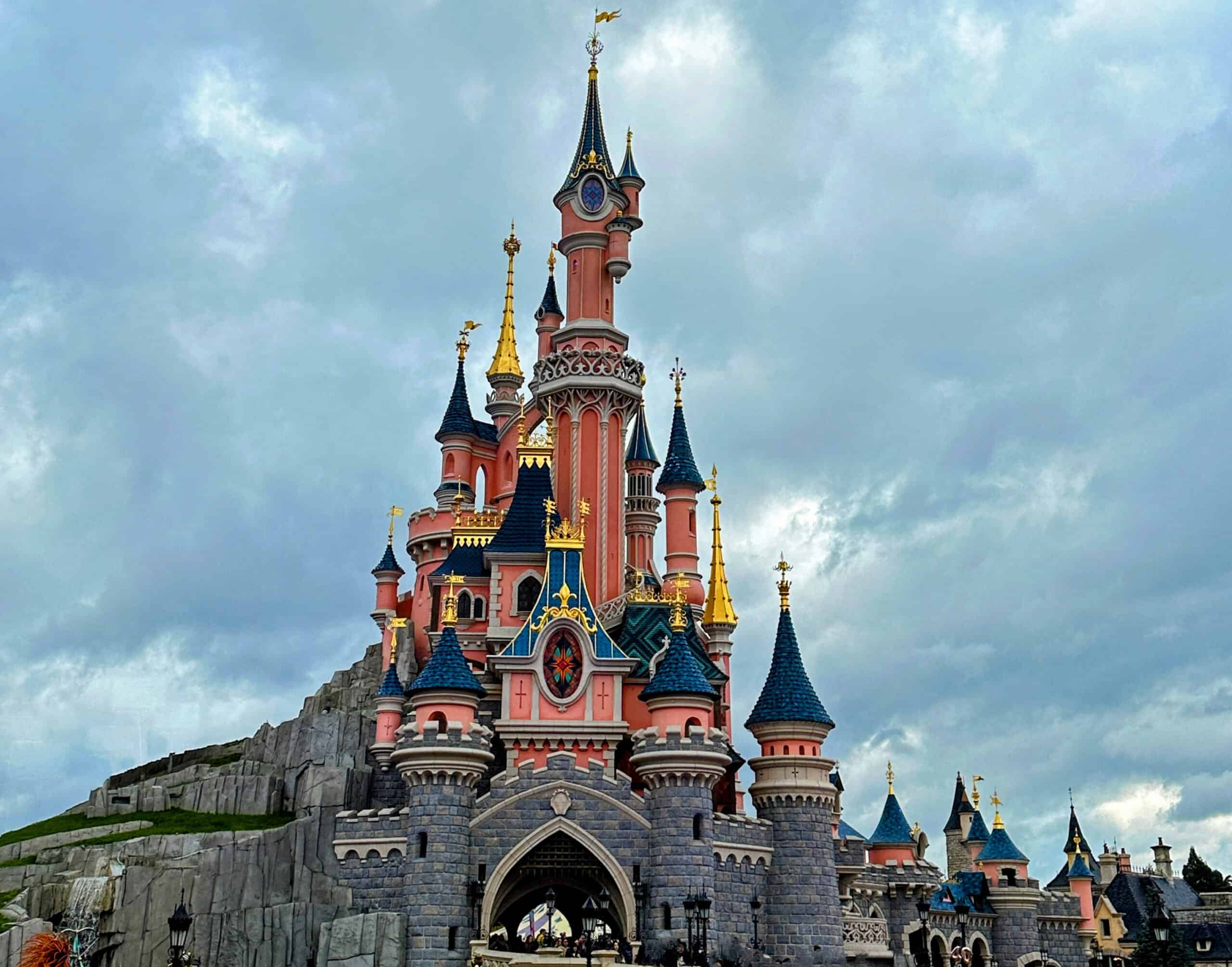 Using Disneyland Paris Premiere Access and the Disney Paris App