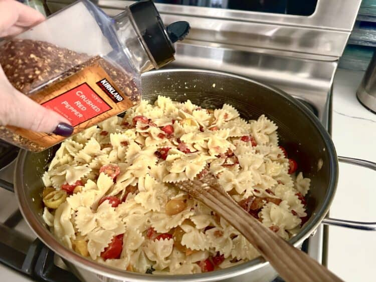 red pepper flakes for spicy tomato carbonara recipe