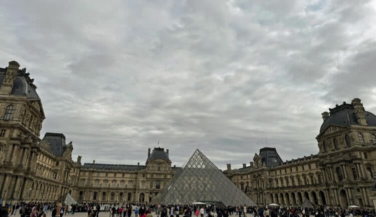 what to see at the louvre in one day