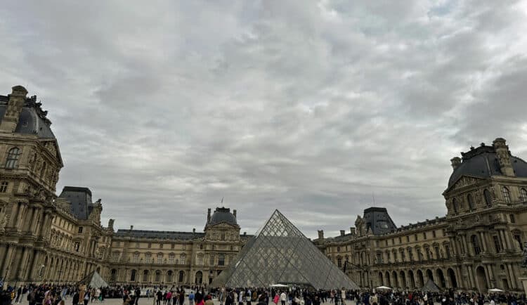 Louvre French Crown jewels Paris. Facts. History. Visit.