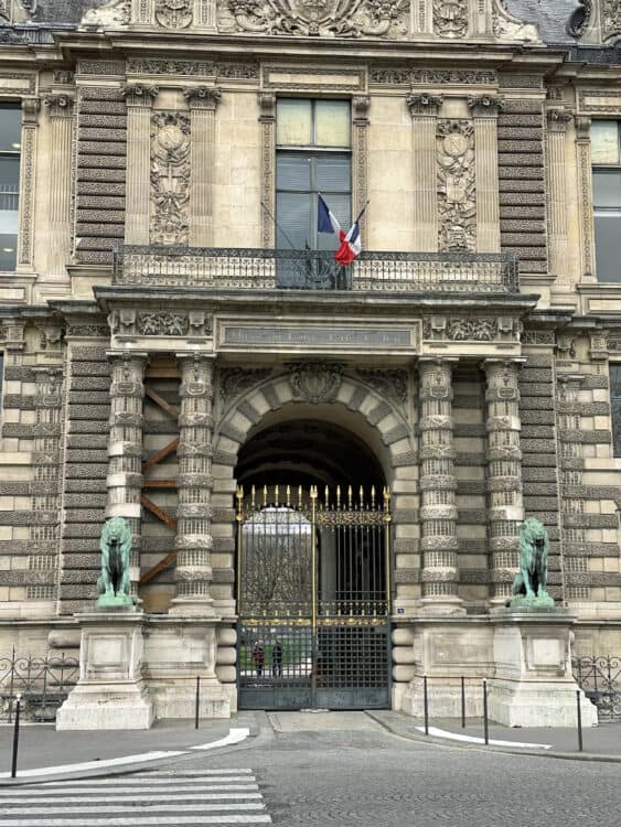 the front of the louvre museum in Paris